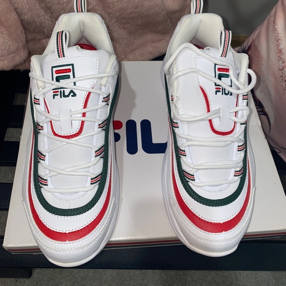 BRAND NEW Womens Fila Disruptor Sz.11 - Picture 1 of 6